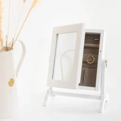 Armoire à bijoux, verre