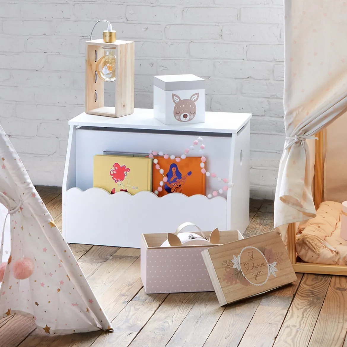 Coffre à jouets et bibliothèque enfant