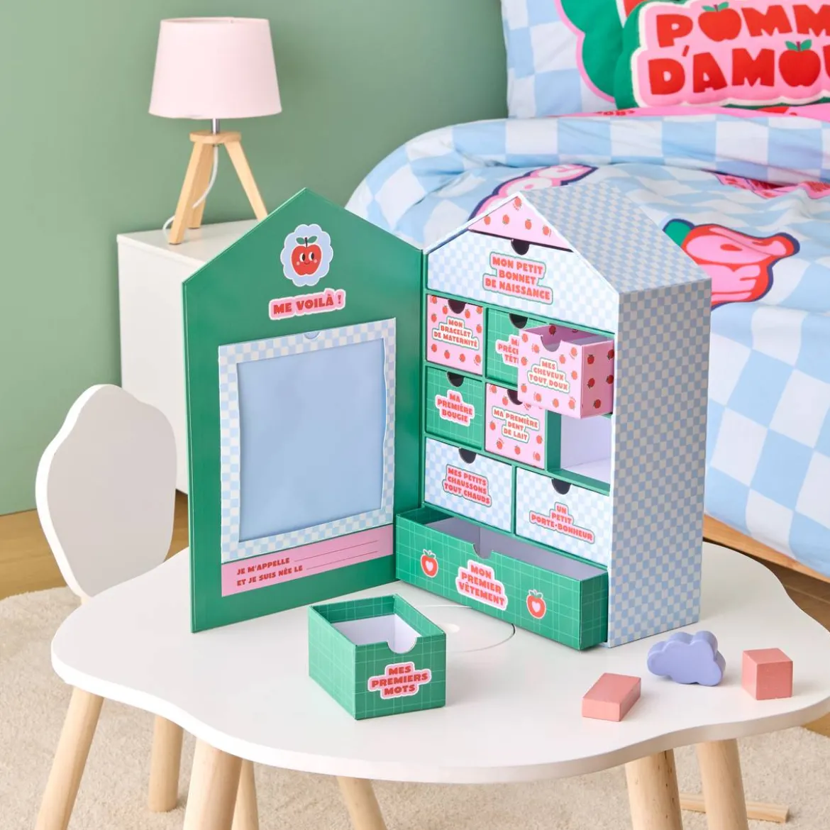 Coffret à souvenirs 10 tiroirs "Pomme d'amour"