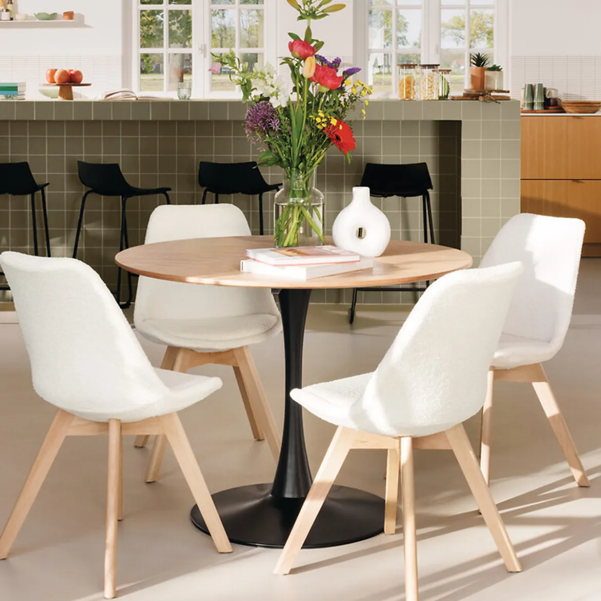 Ensemble table à manger "Elias" + 4 chaises "Baya"