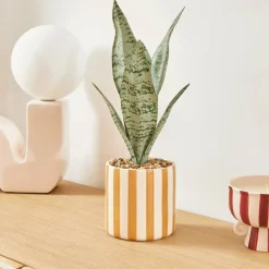 Plante artificielle en pot 