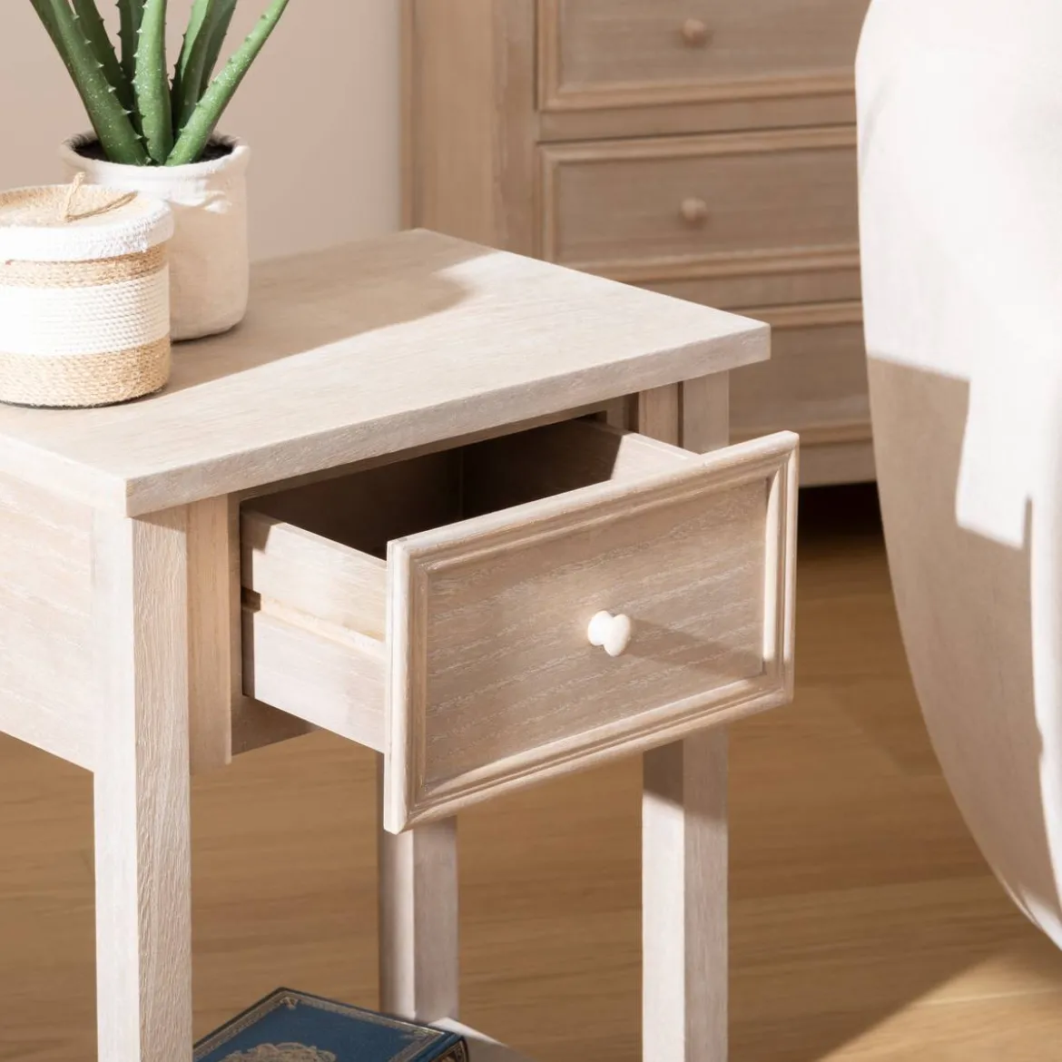 Table de chevet "Charme"