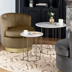 Tables gigognes